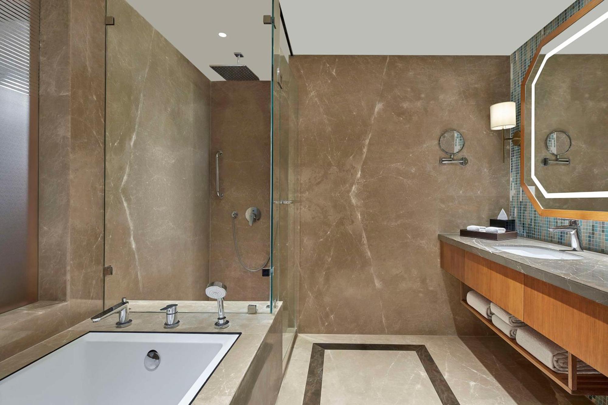 Doubletree By Hilton Varanasi Exterior foto